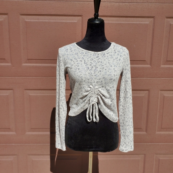 NWT Cozie by Pink Rose White Gray Leopard Print Drawstring Crop Top Size Small - Picture 1 of 15